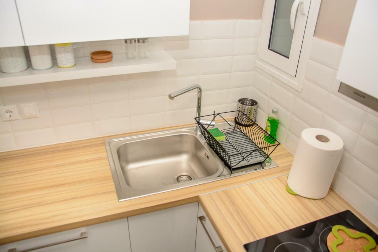 Fully Renovated And Relaxing Apartment Athene Buitenkant foto
