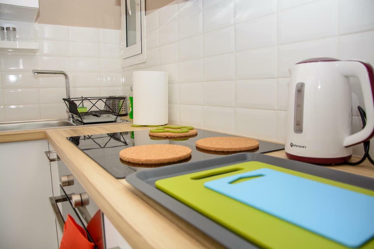 Fully Renovated And Relaxing Apartment Athene Buitenkant foto
