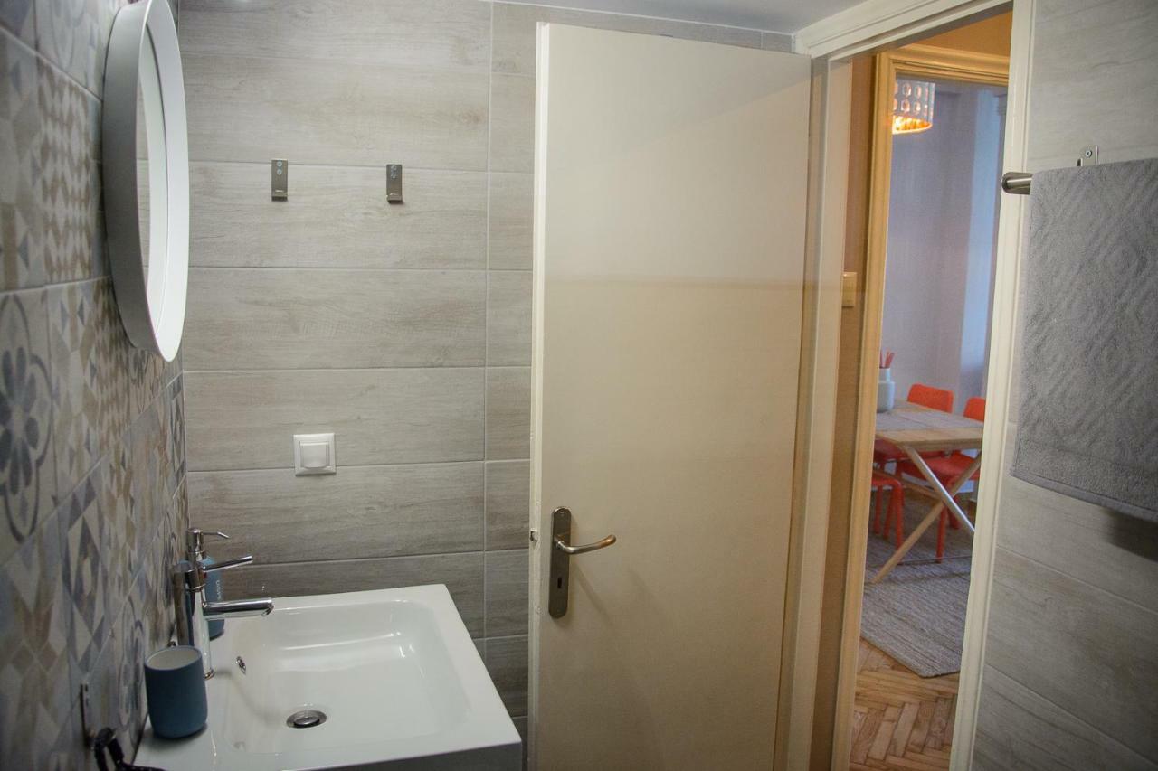 Fully Renovated And Relaxing Apartment Athene Buitenkant foto